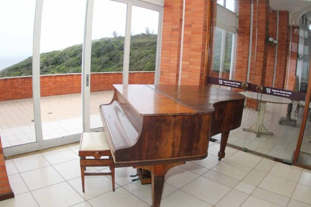 Samba Laguna Tourist Hotel Buitenkant foto